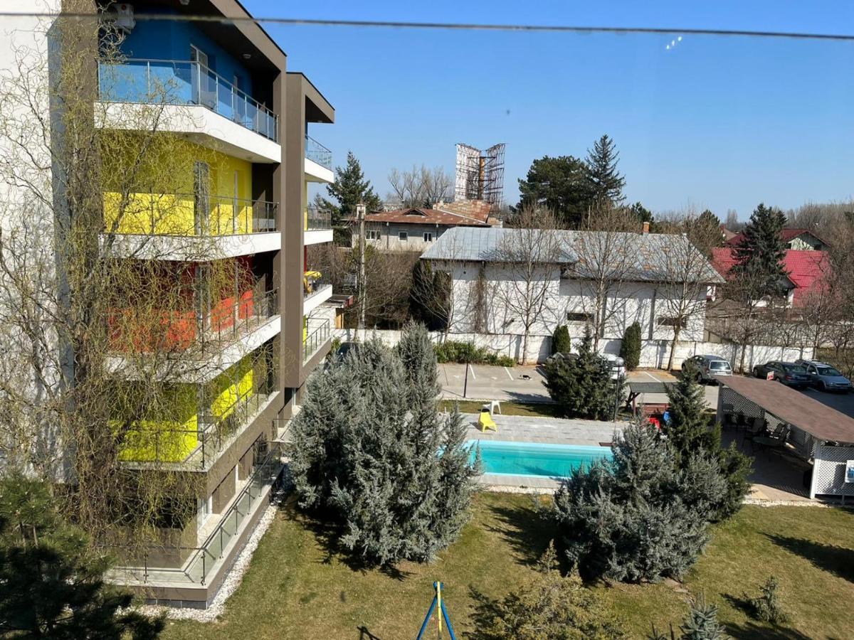 Tranzzzit Airport Apartment Otopeni Exterior foto
